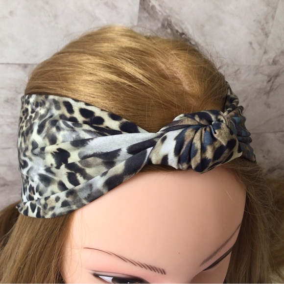 Leopard print top knot turban headband - Picture 6 of 8